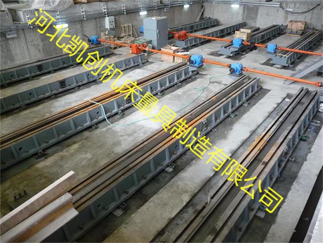 凱創(chuàng)技術(shù)個(gè)人在現(xiàn)場(chǎng)安裝大型鑄鐵地軌